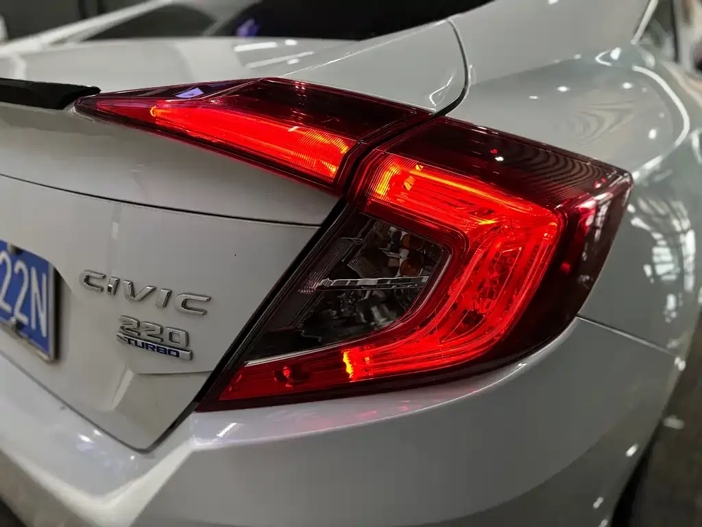 Honda Civic — фото 7