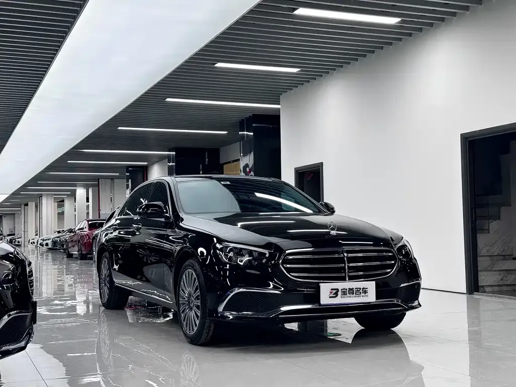 Mercedes-Benz E-Class — фото 5