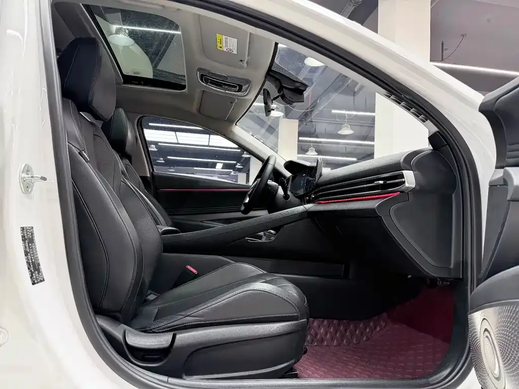 Hyundai Elantra 2024 из CN, фото 8