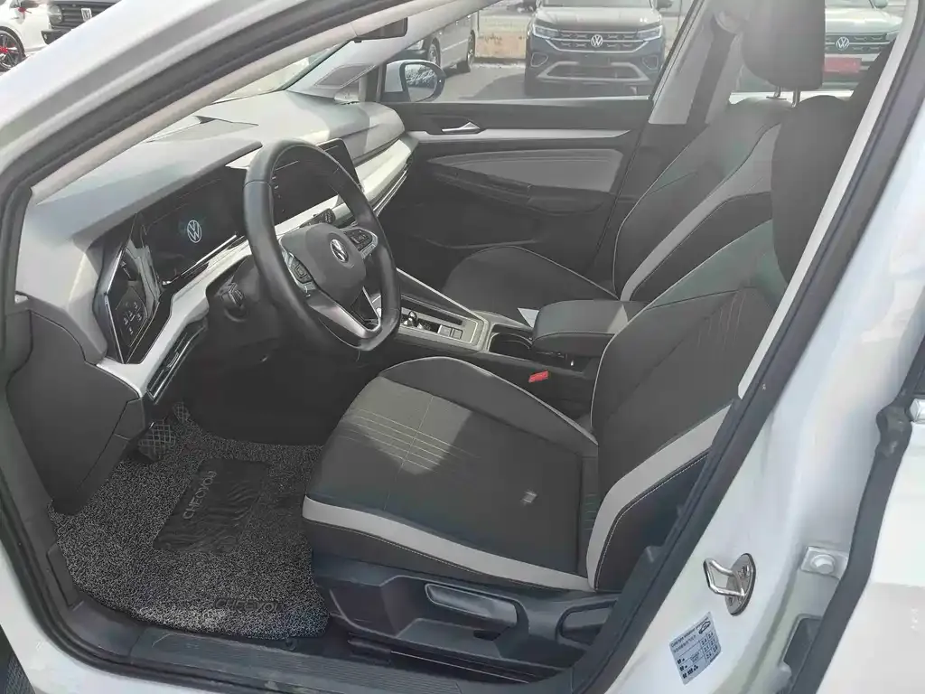 Volkswagen Golf 2022 из CN, фото 6