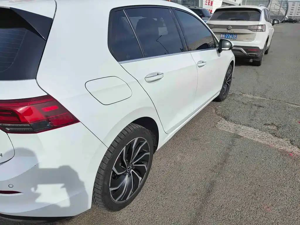 Volkswagen Golf 2022 из CN, фото 10