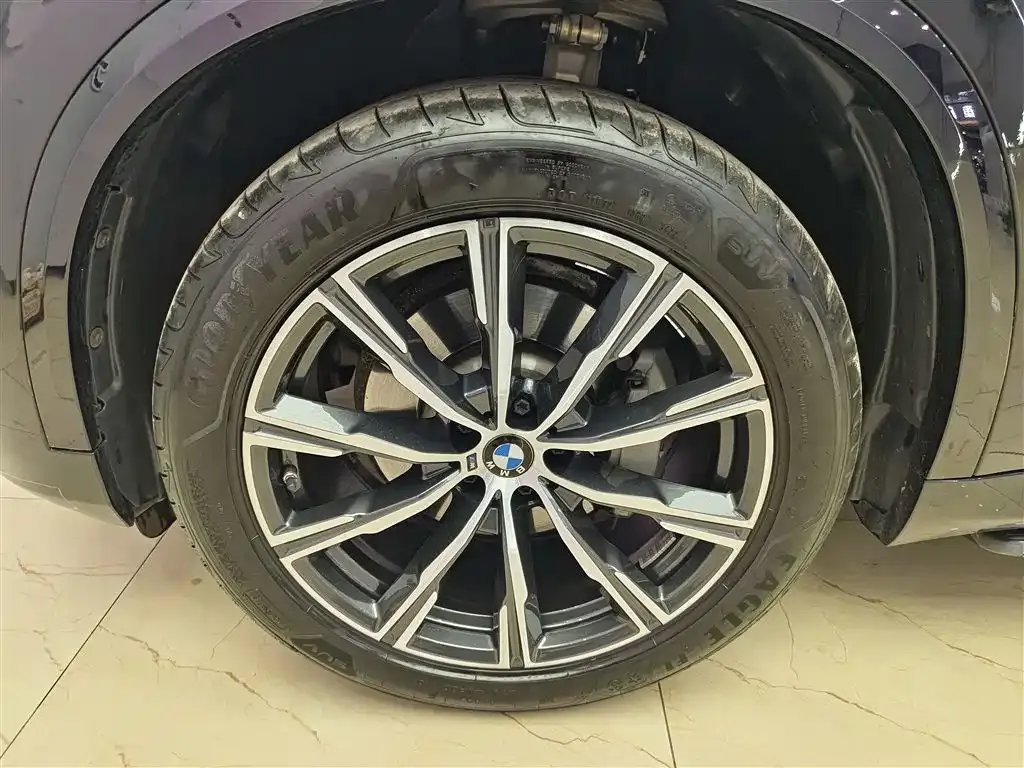 BMW X5 — фото 4