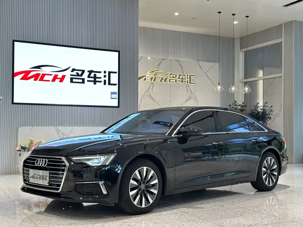 Audi A6L — фото 1