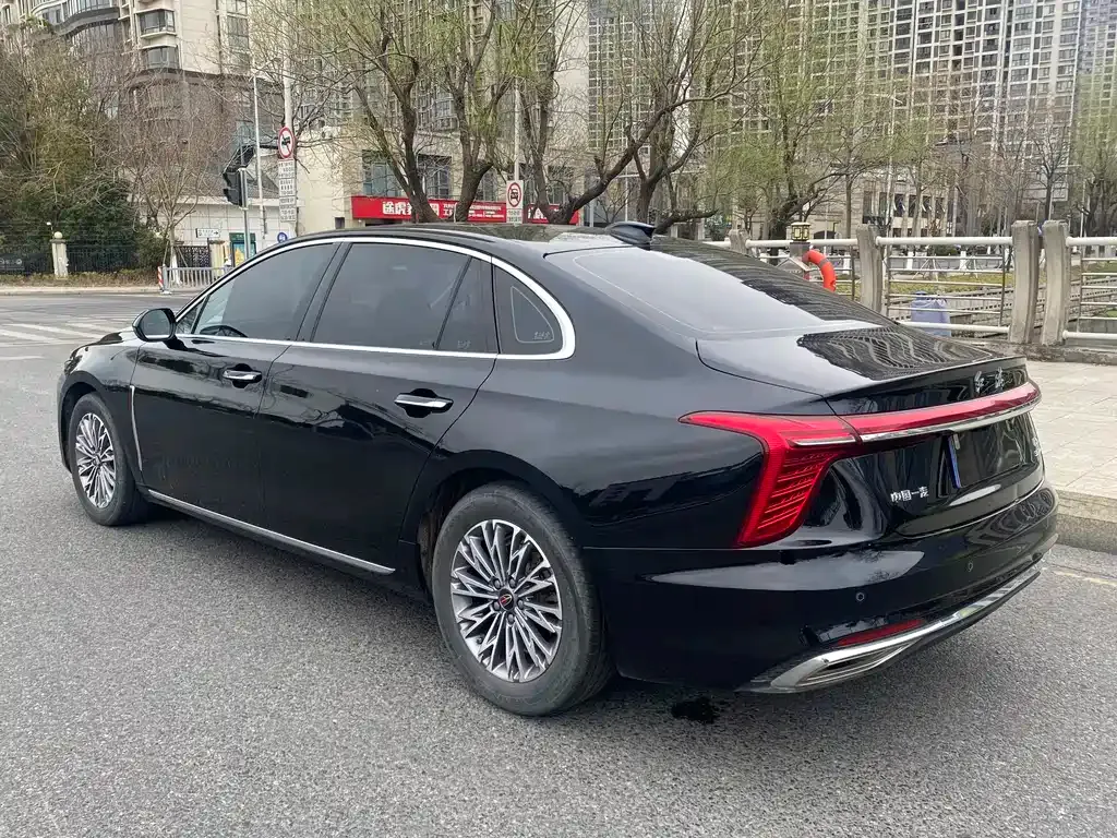 Hongqi H5 — фото 9