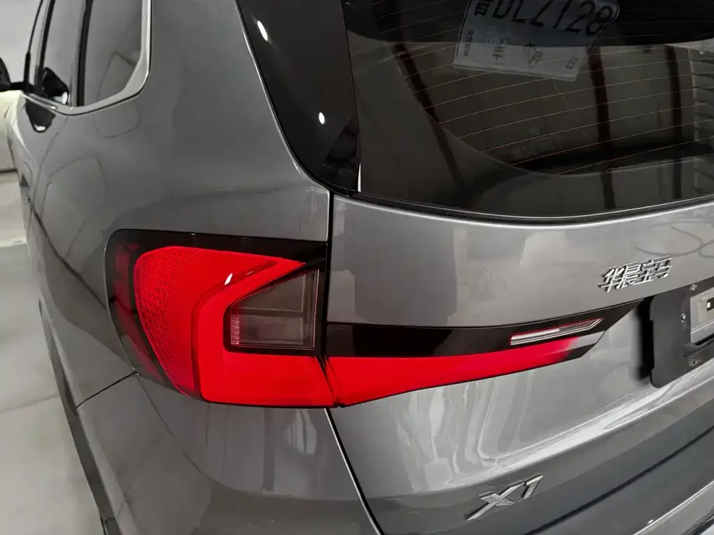 BMW X1 — фото 2