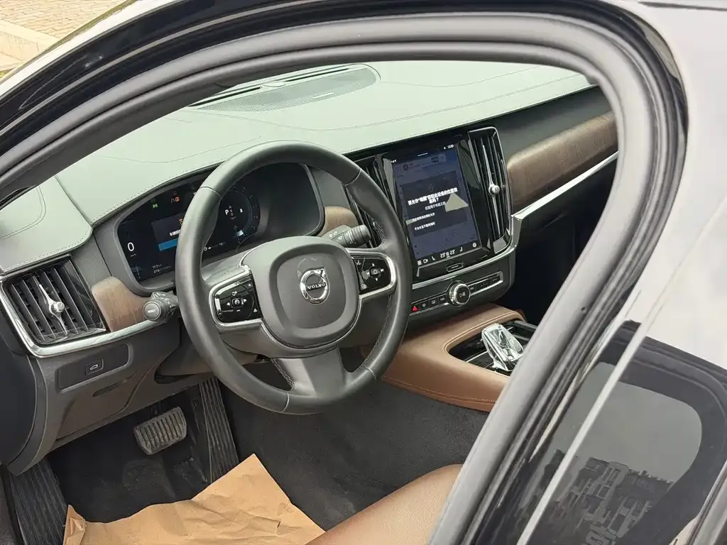 Volvo S90 — фото 4