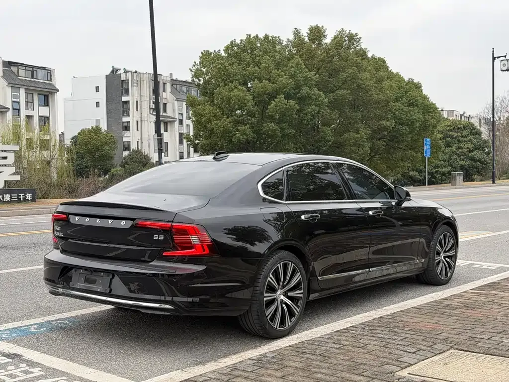 Volvo S90 — фото 3