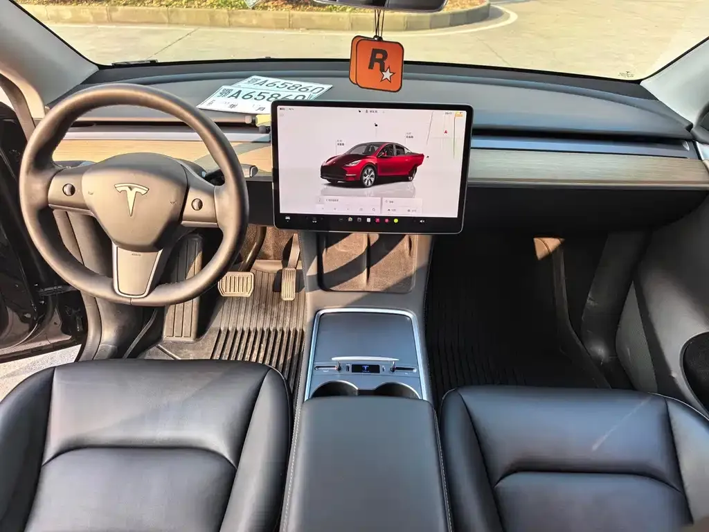 Tesla Model Y — фото 3