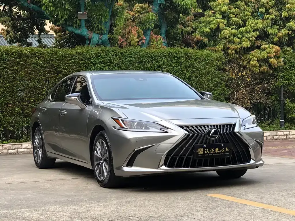 Lexus ES — фото 5