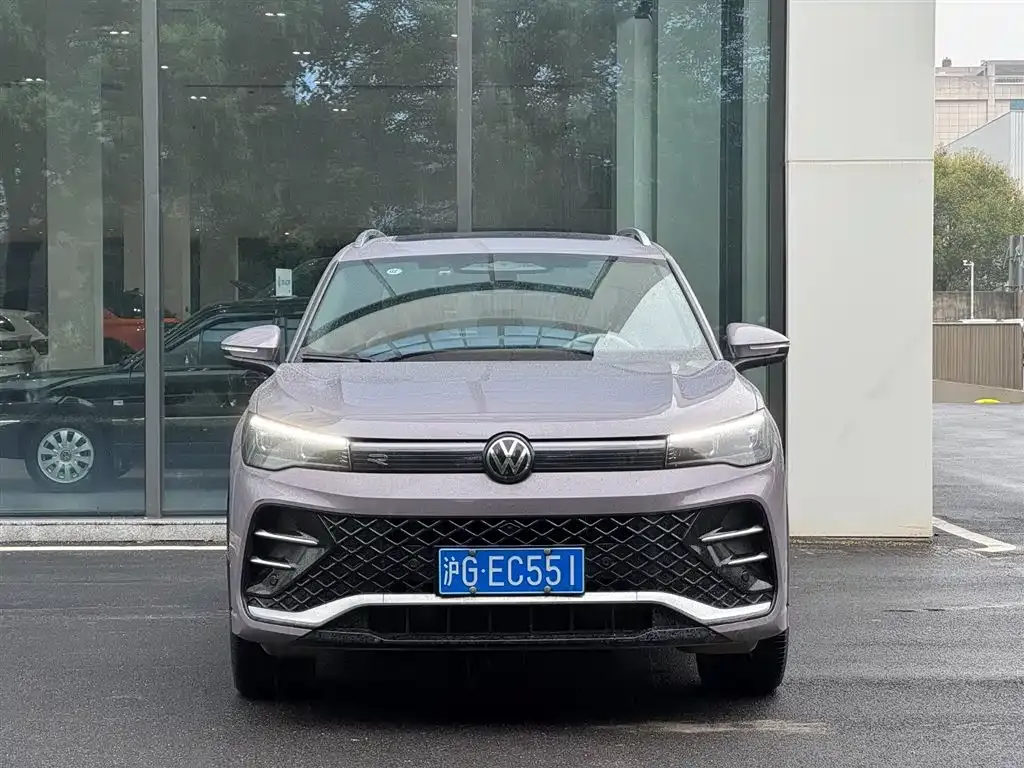 Volkswagen Tiguan L — фото 6