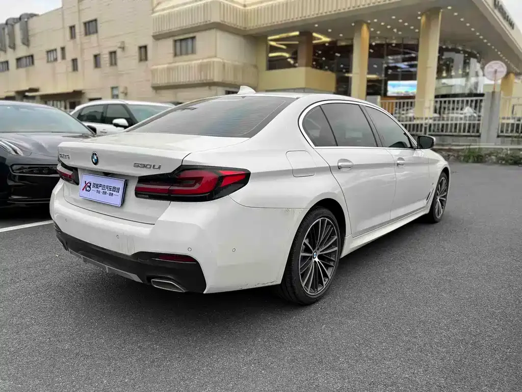 BMW 5 Series — фото 2