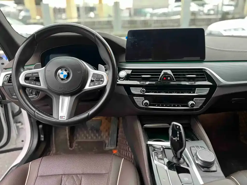 BMW 5 Series — фото 5