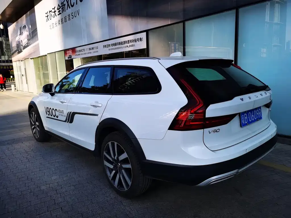 Volvo V90 2025 из CN, фото 3
