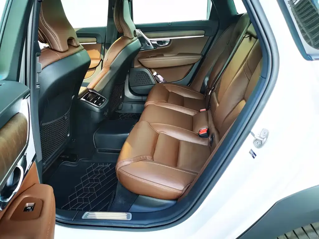Volvo V90 2025 из CN, фото 4
