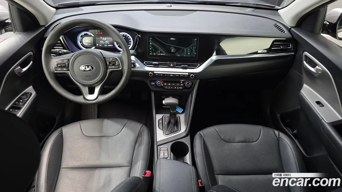 Kia Niro — фото 8