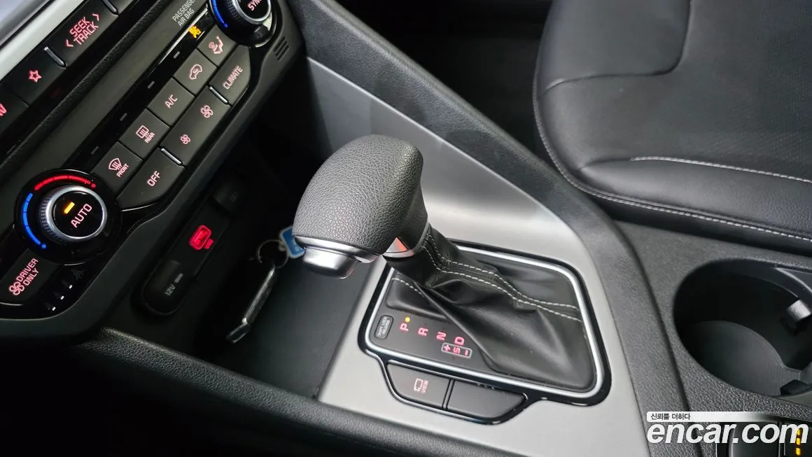 Kia Niro — фото 10