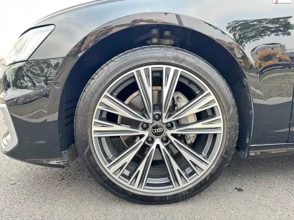 Audi A6L — фото 2