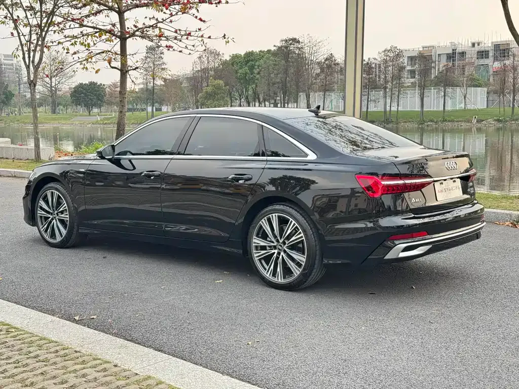 Audi A6L — фото 6