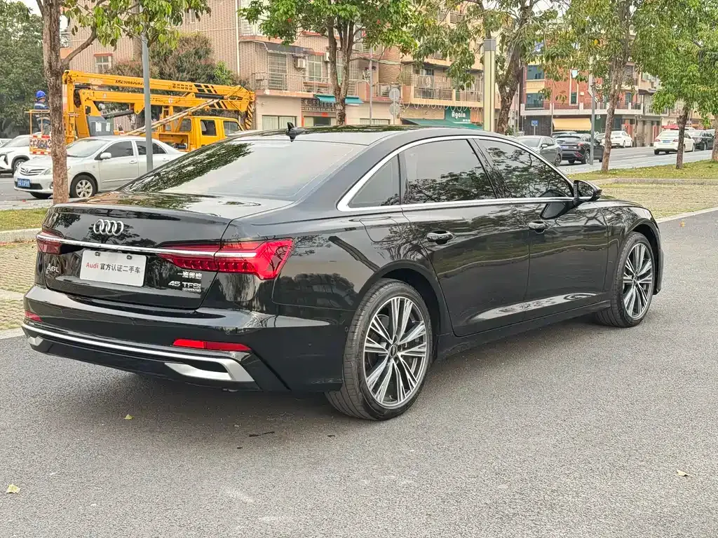 Audi A6L — фото 10
