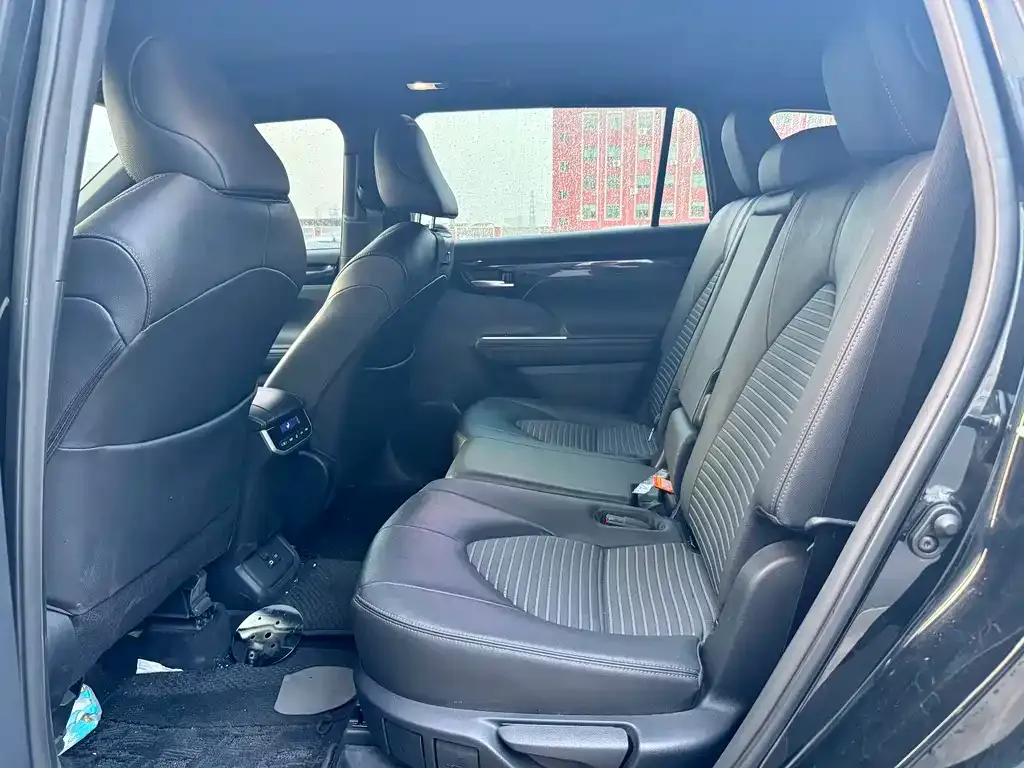 Toyota Crown Kluger 2023 из CN, фото 7