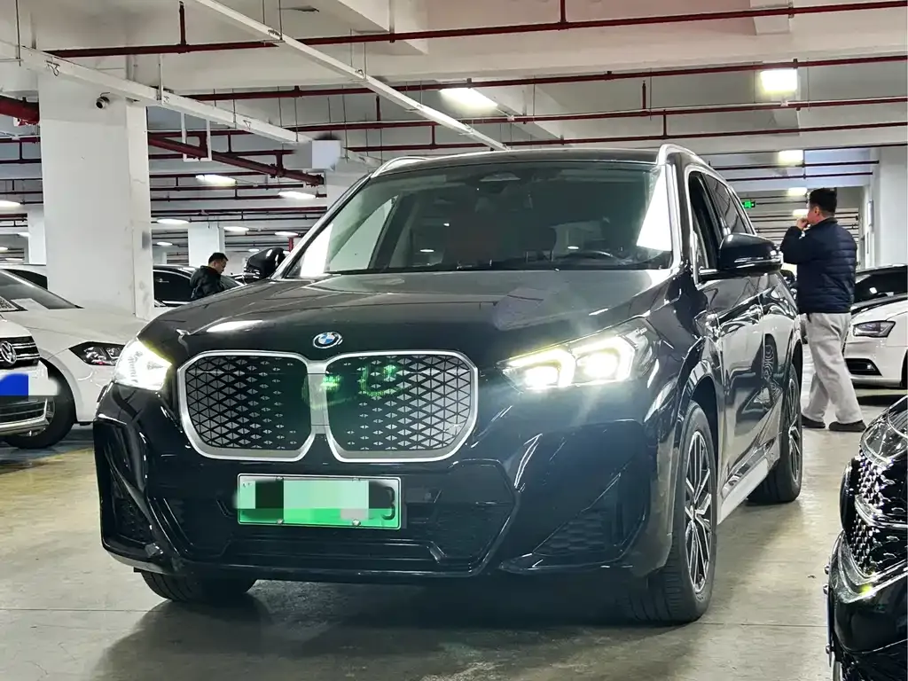 BMW iX1 2024 из CN, фото 1