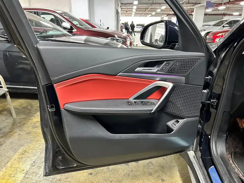 BMW iX1 2024 из CN, фото 8