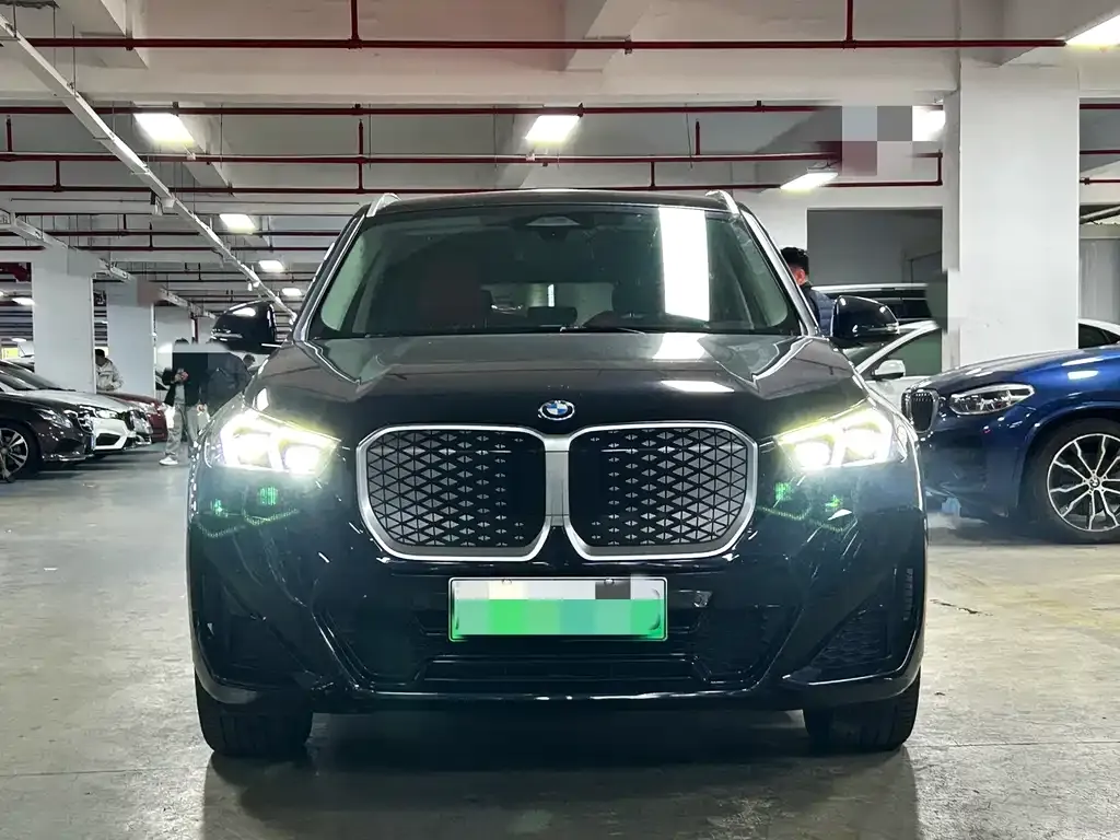 BMW iX1 2024 из CN, фото 7