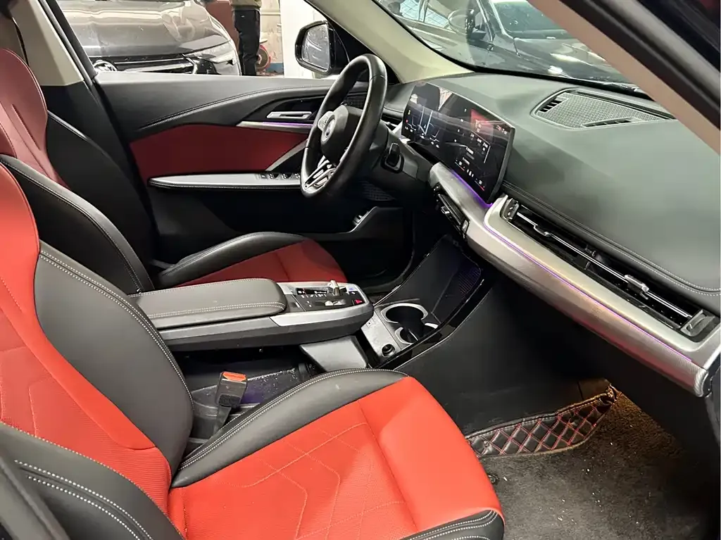 BMW iX1 2024 из CN, фото 9