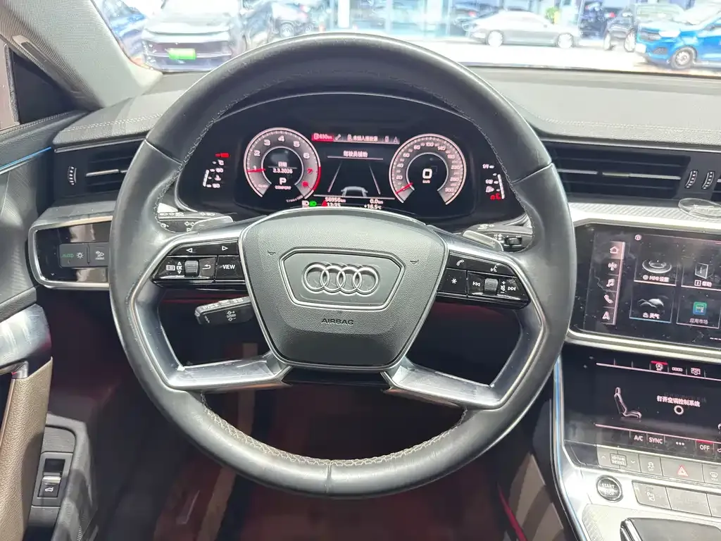 Audi A7L — фото 9