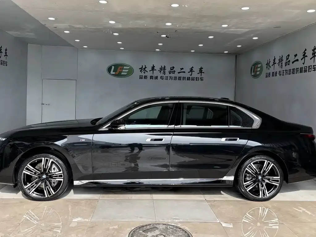BMW 7 Series 2024 из CN, фото 2