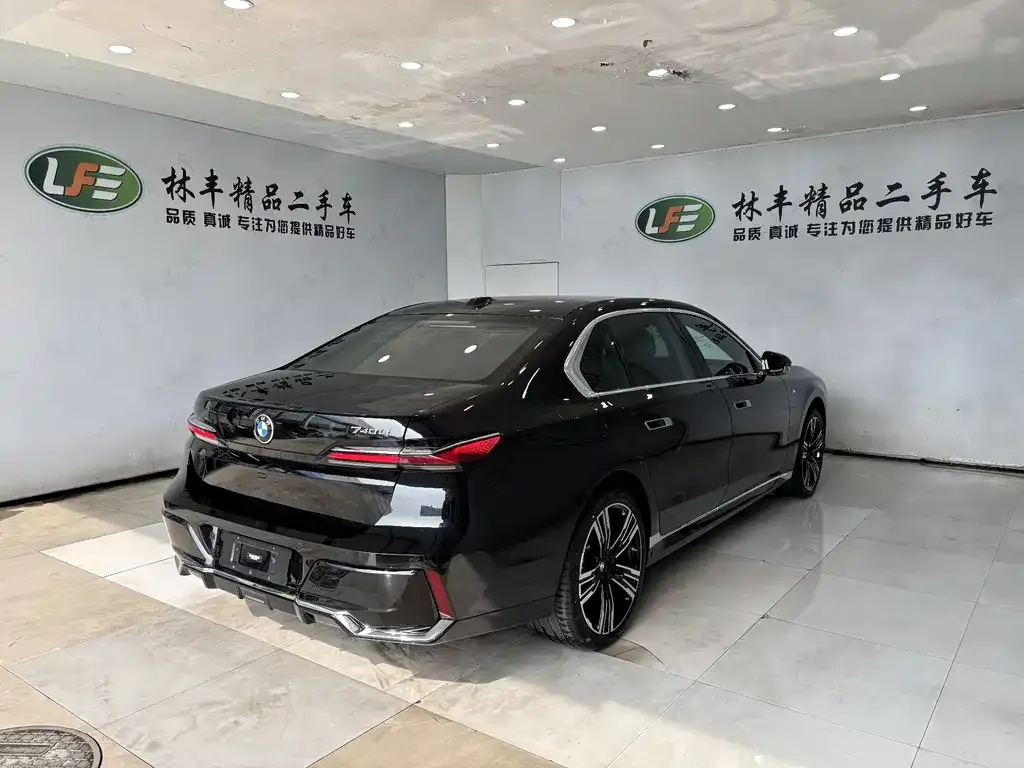 BMW 7 Series 2024 из CN, фото 8