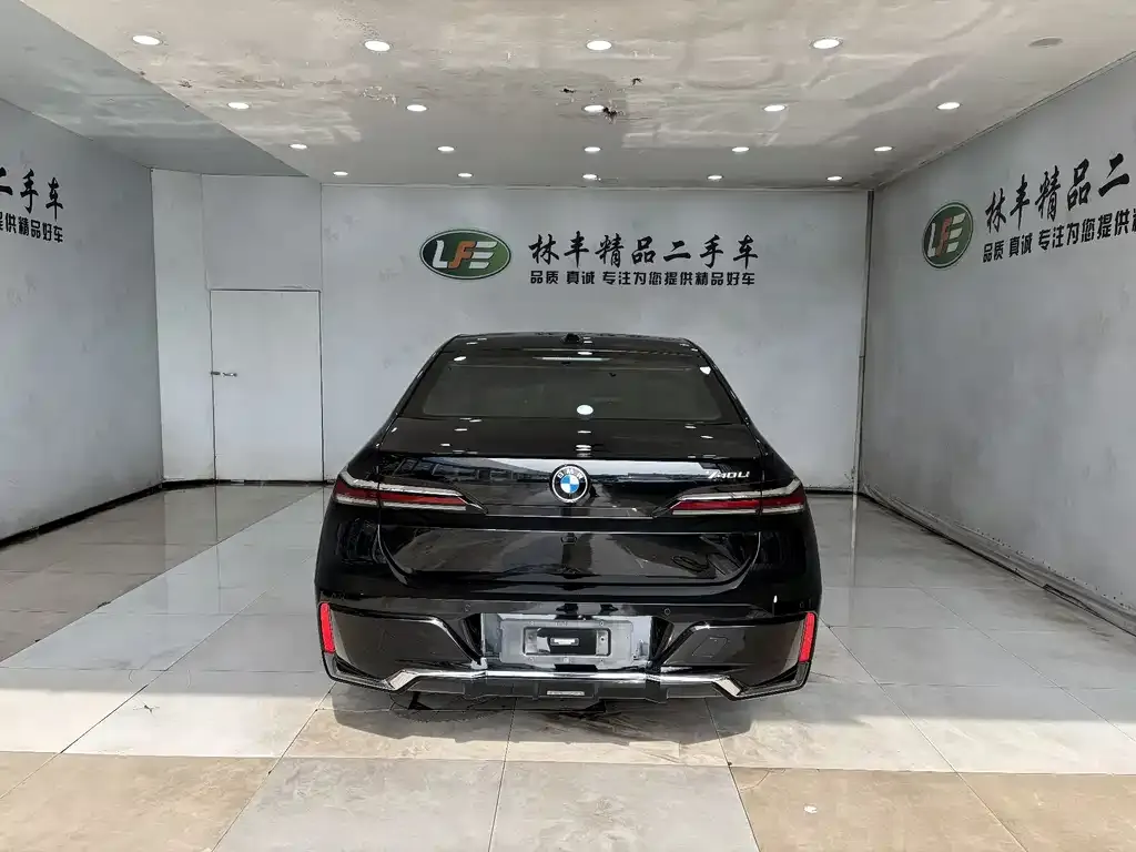 BMW 7 Series 2024 из CN, фото 4