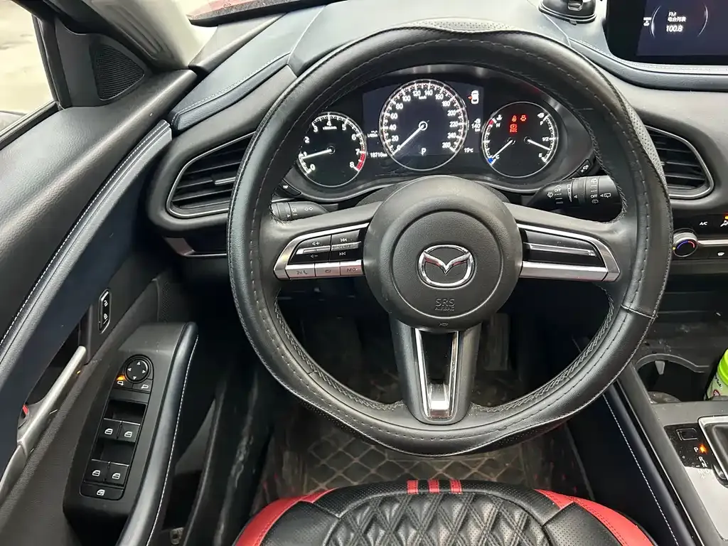 Mazda CX-30 2021 из CN, фото 10
