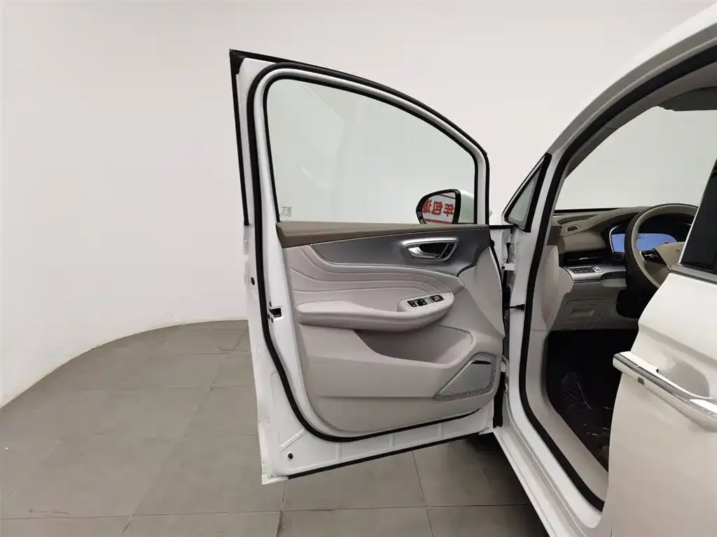 Roewe iMAX8 New Energy 2025 из CN, фото 3