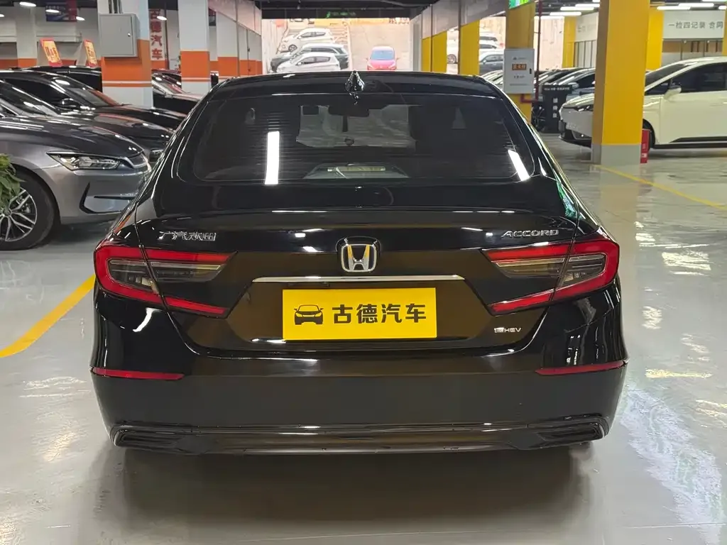 Honda Accord — фото 9