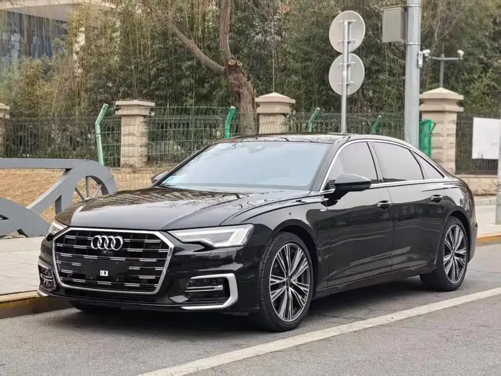Audi A6L — фото 1