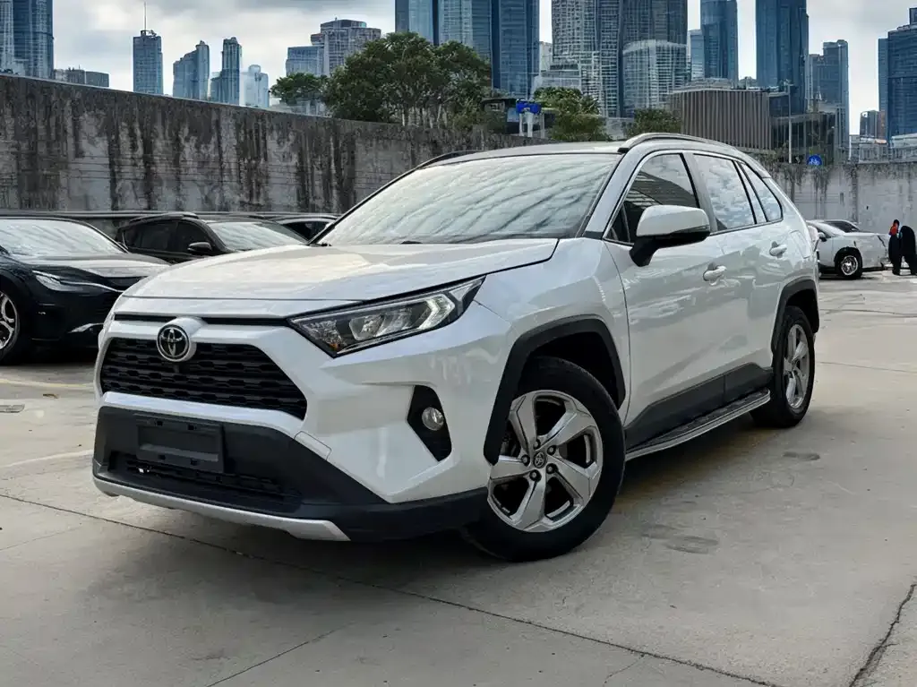 Toyota RAV4 2022 из CN, фото 1