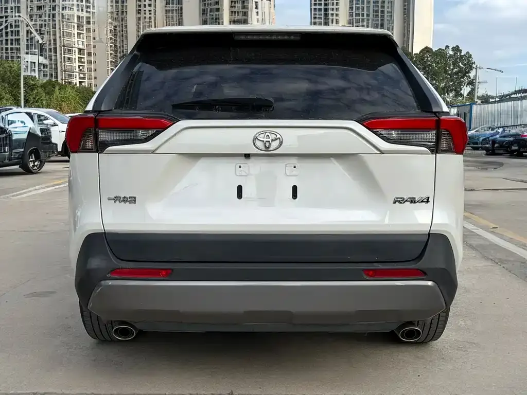 Toyota RAV4 2022 из CN, фото 3