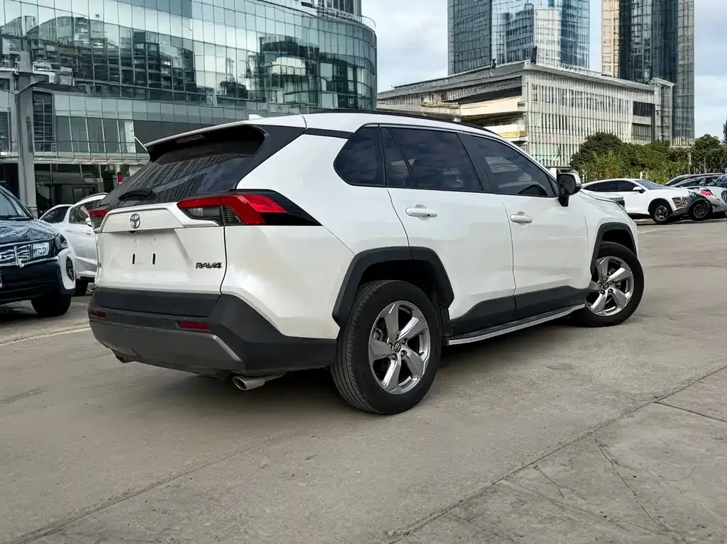 Toyota RAV4 2022 из CN, фото 10
