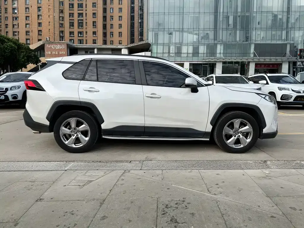 Toyota RAV4 2022 из CN, фото 5