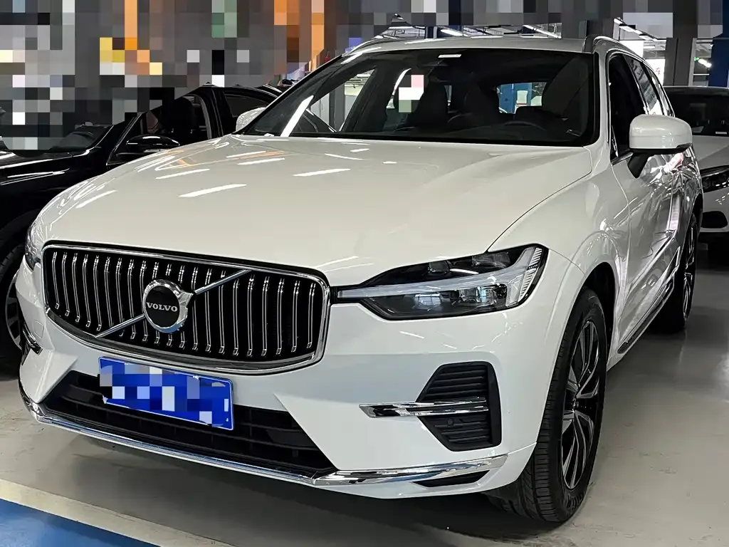 Volvo XC60 — фото 1