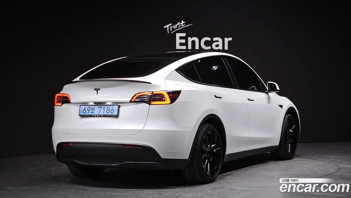 Tesla Model Y 2023 из KR, фото 2