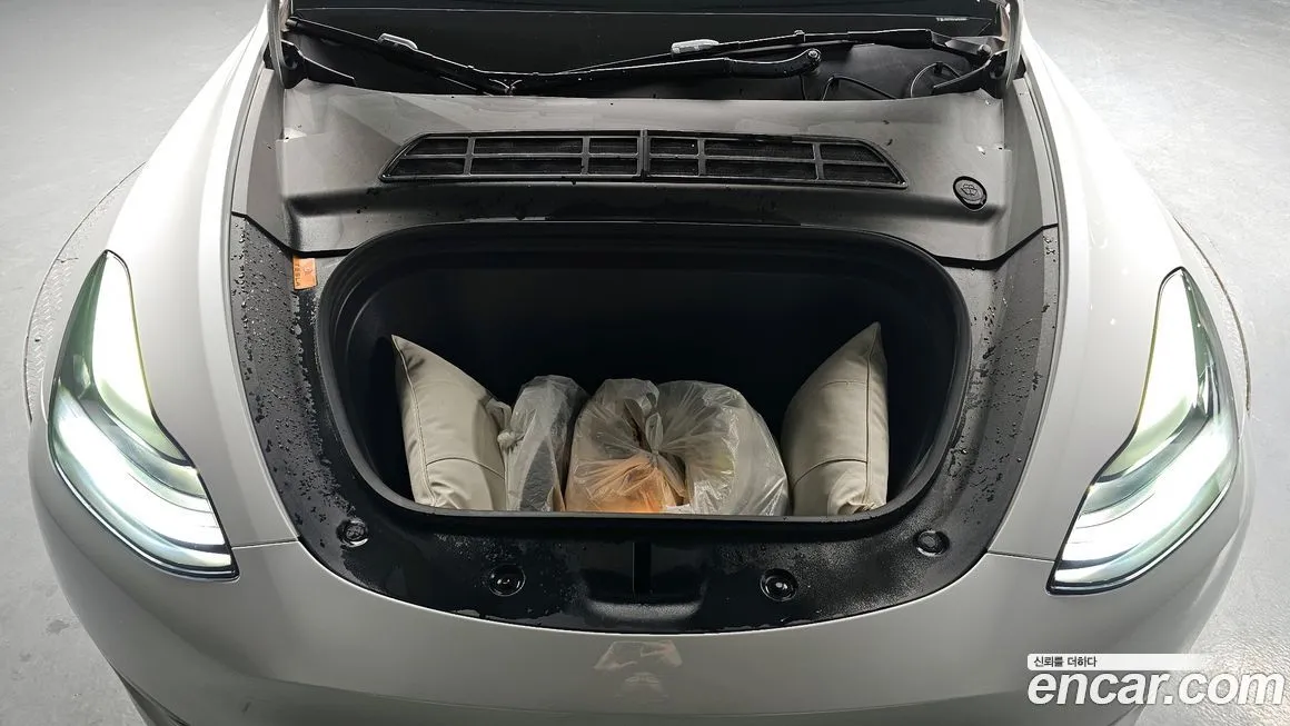 Tesla Model Y 2023 из KR, фото 8