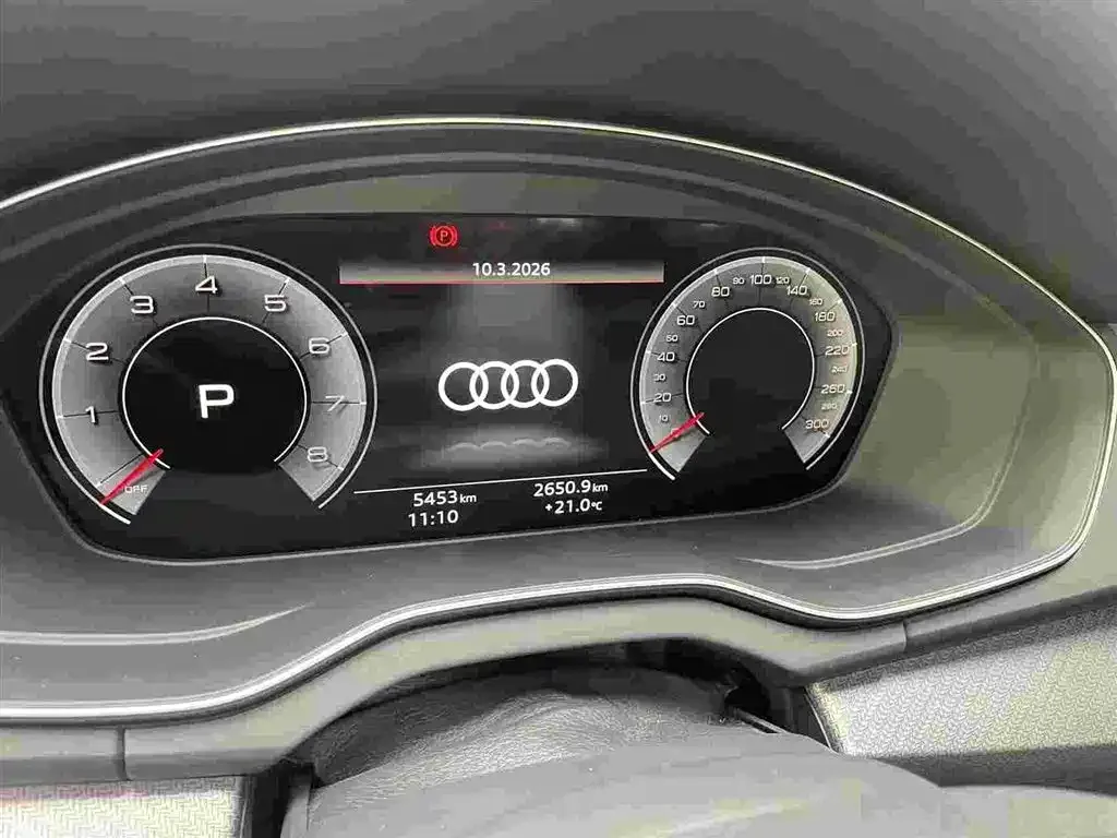 Audi Q5L — фото 6