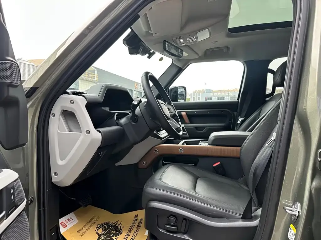 Land Rover Defender — фото 10