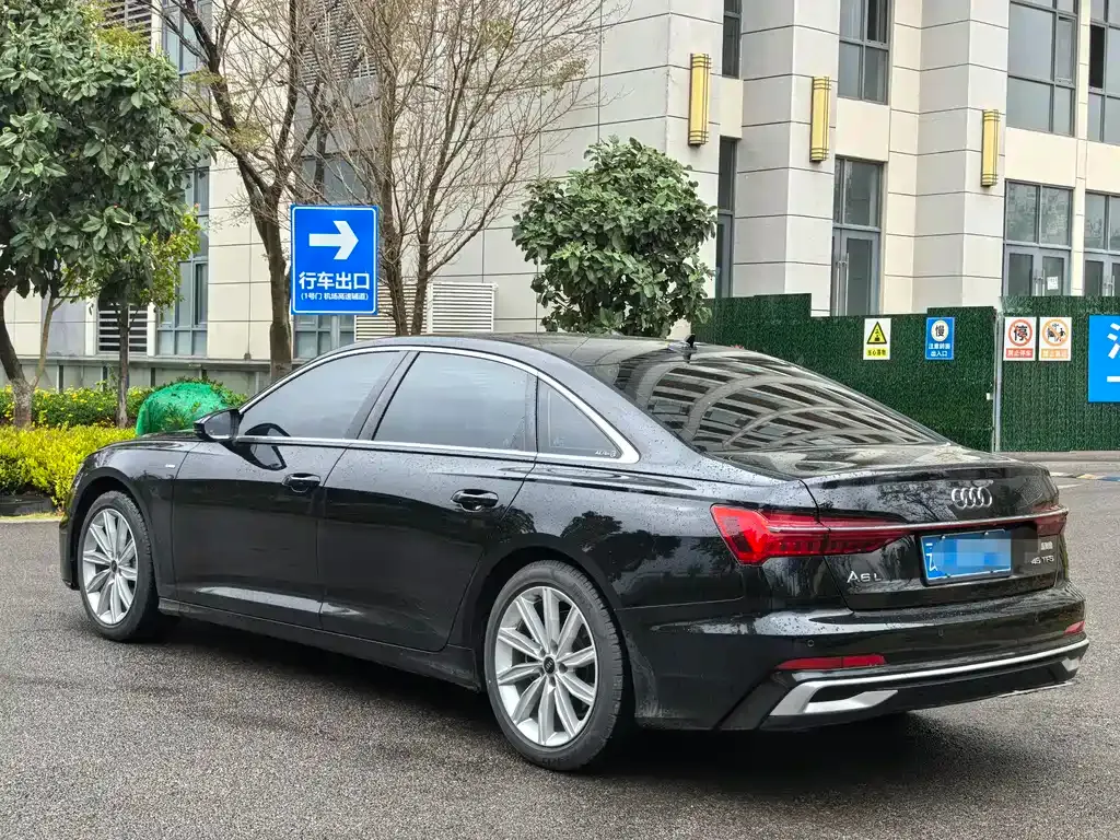 Audi A6L 2023 из CN, фото 8