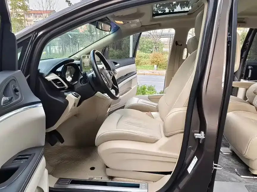 Buick GL8 2024 из CN, фото 8