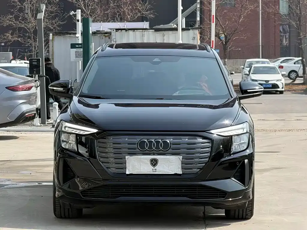 Audi Q5 e-tron — фото 9