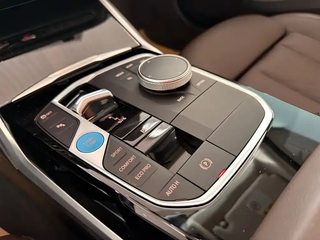BMW i3 — фото 3