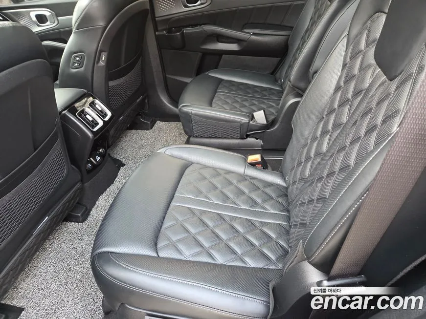 Kia Sorento — фото 9